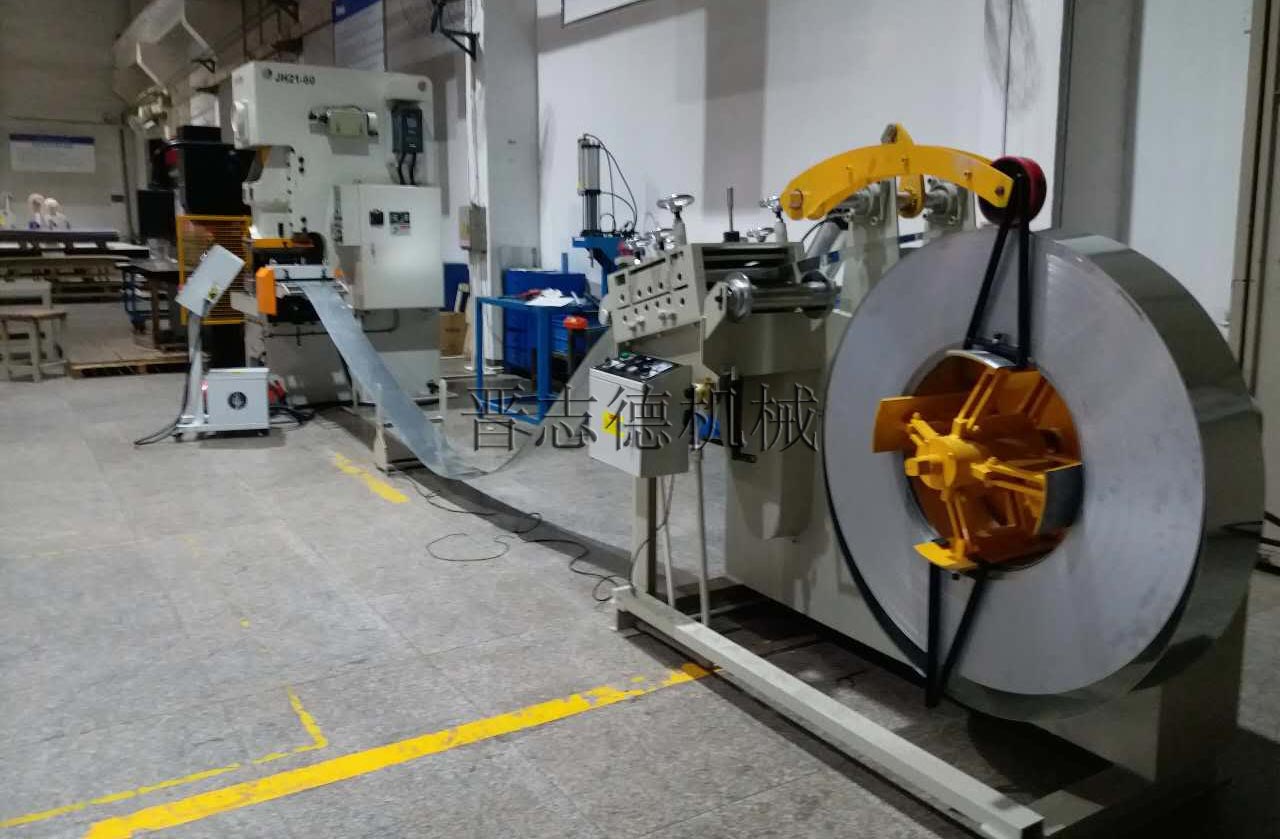 料架兼整平機(jī)配NC送料機(jī)