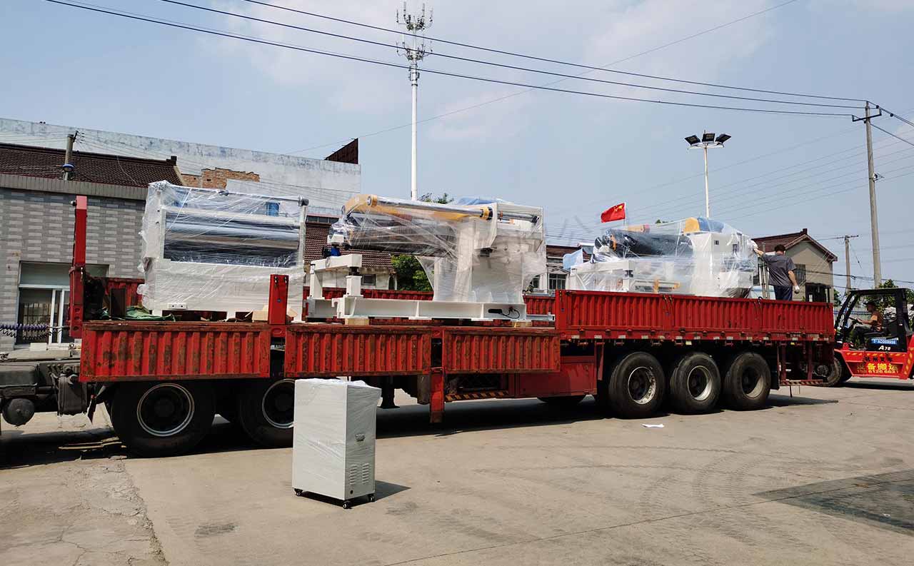 1800液壓收卷機(jī)