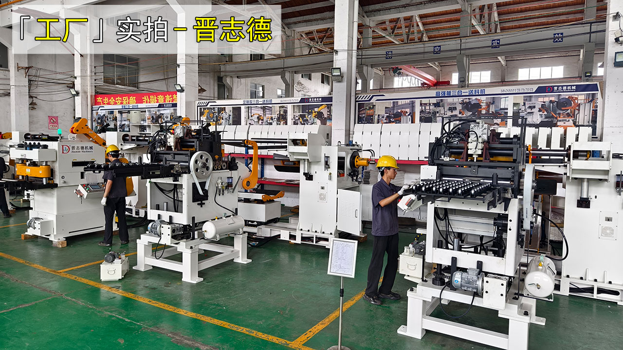 炎炎夏日裝配送料機(jī)