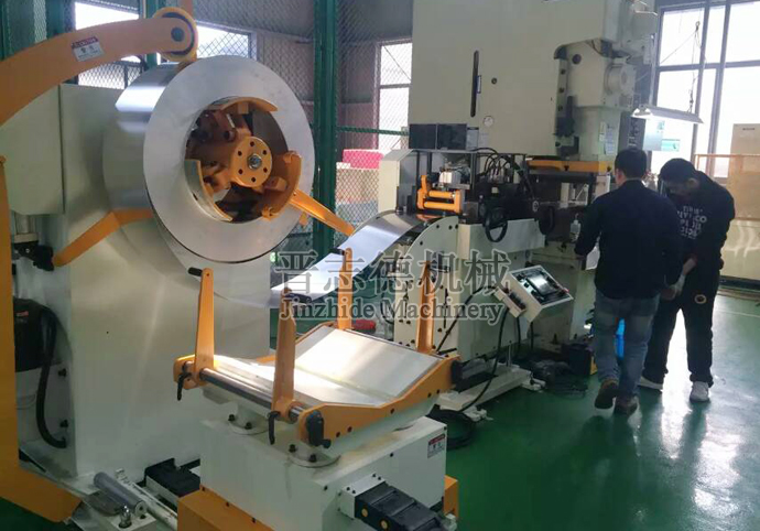 薄板掀開(kāi)式三合一送料機(jī)